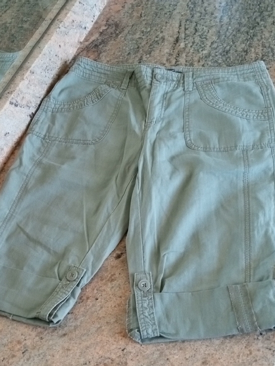 French Cuff Pants - French Cuff Green Cargo Shorts/Capri Pants Casual Comfort. Size 6P